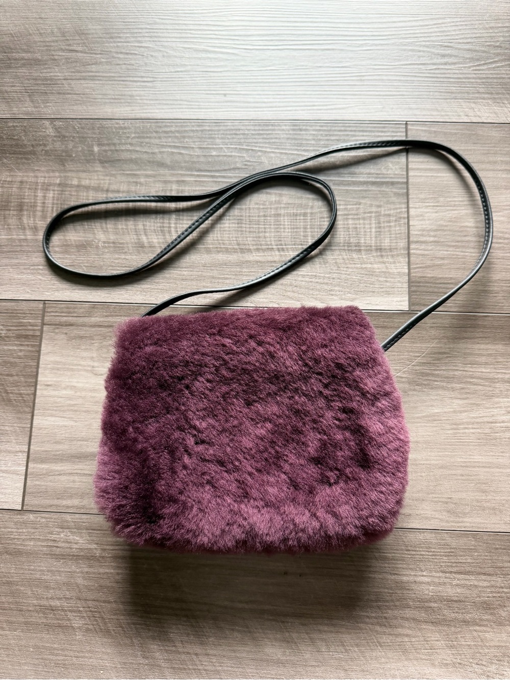 UGG Women's Plum Shearling Crossbody Bag - Picture 2 of 4